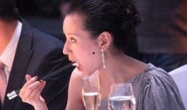 朱百万夫妇娱乐吃瓜酱